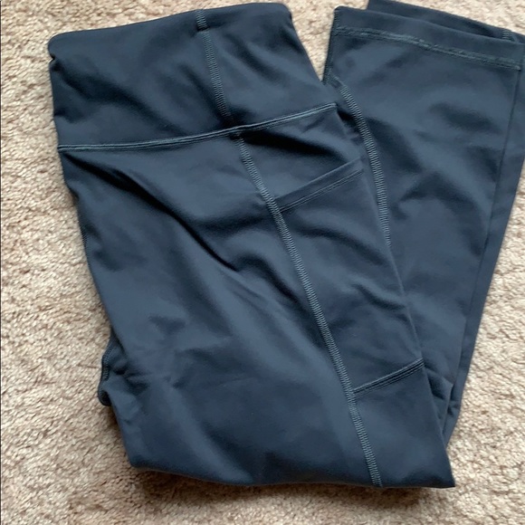 Victoria's Secret Pants - Victoria Secret Sport Capri leggings